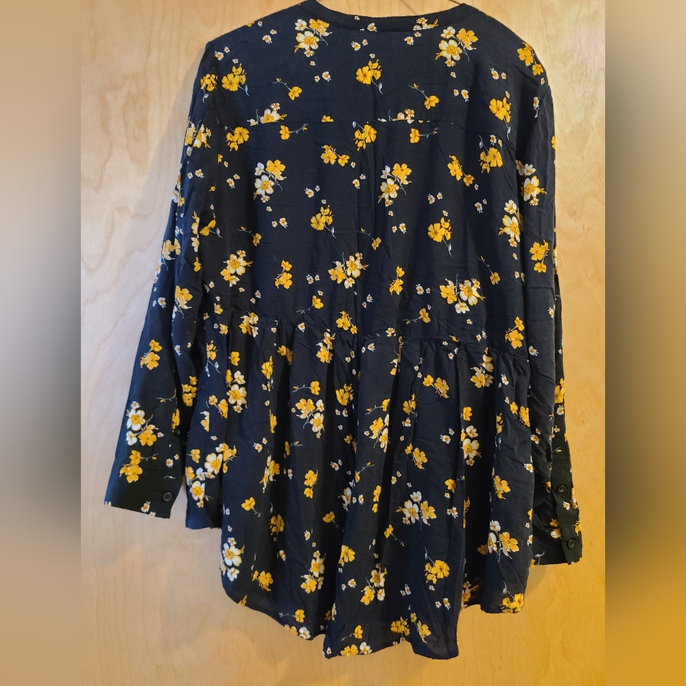 Torrid Blouse Black Yellow Floral Button Up Long Sleeve Women’s Size 1 - Picture 2 of 6
